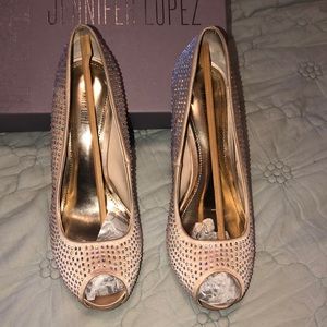 SPARKLY Jennifer Lopez 5” high heel pumps
